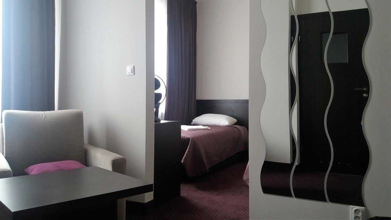 Scsk Pol Lawy Hotel ปูวาวือ ภายนอก รูปภาพ